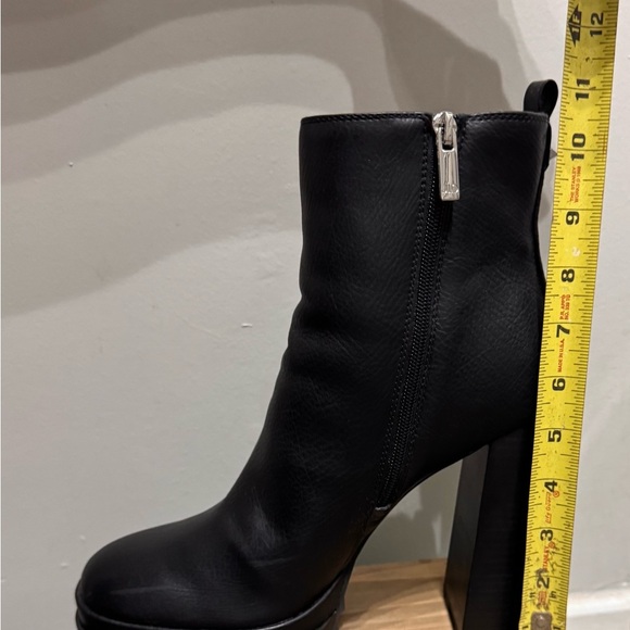 JLO Black Heeled Boots with Chunky High Heel and Platform Sole - Picture 9 of 9